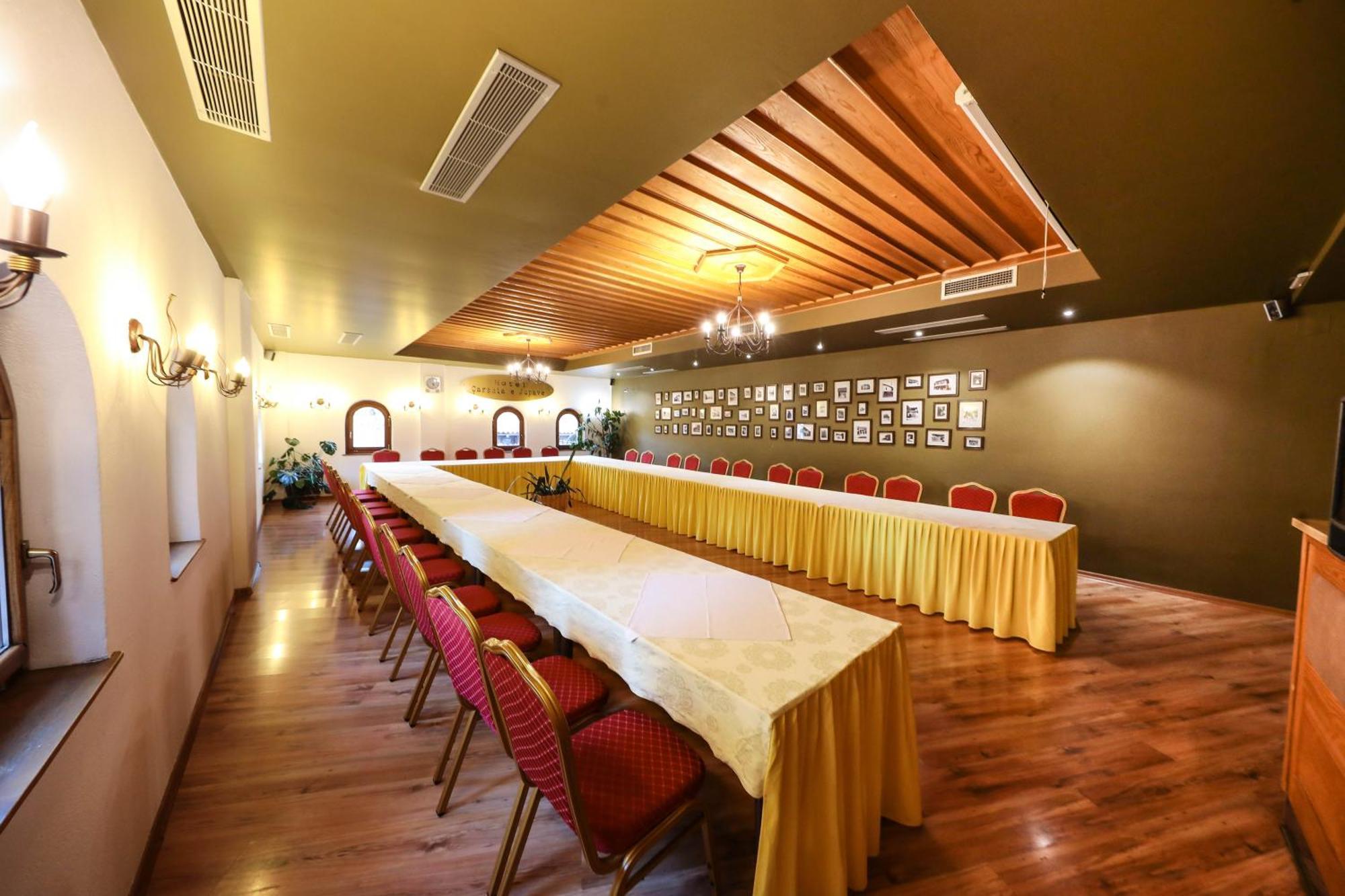 Hotel Carshia E Jupave Gjakova Dış mekan fotoğraf